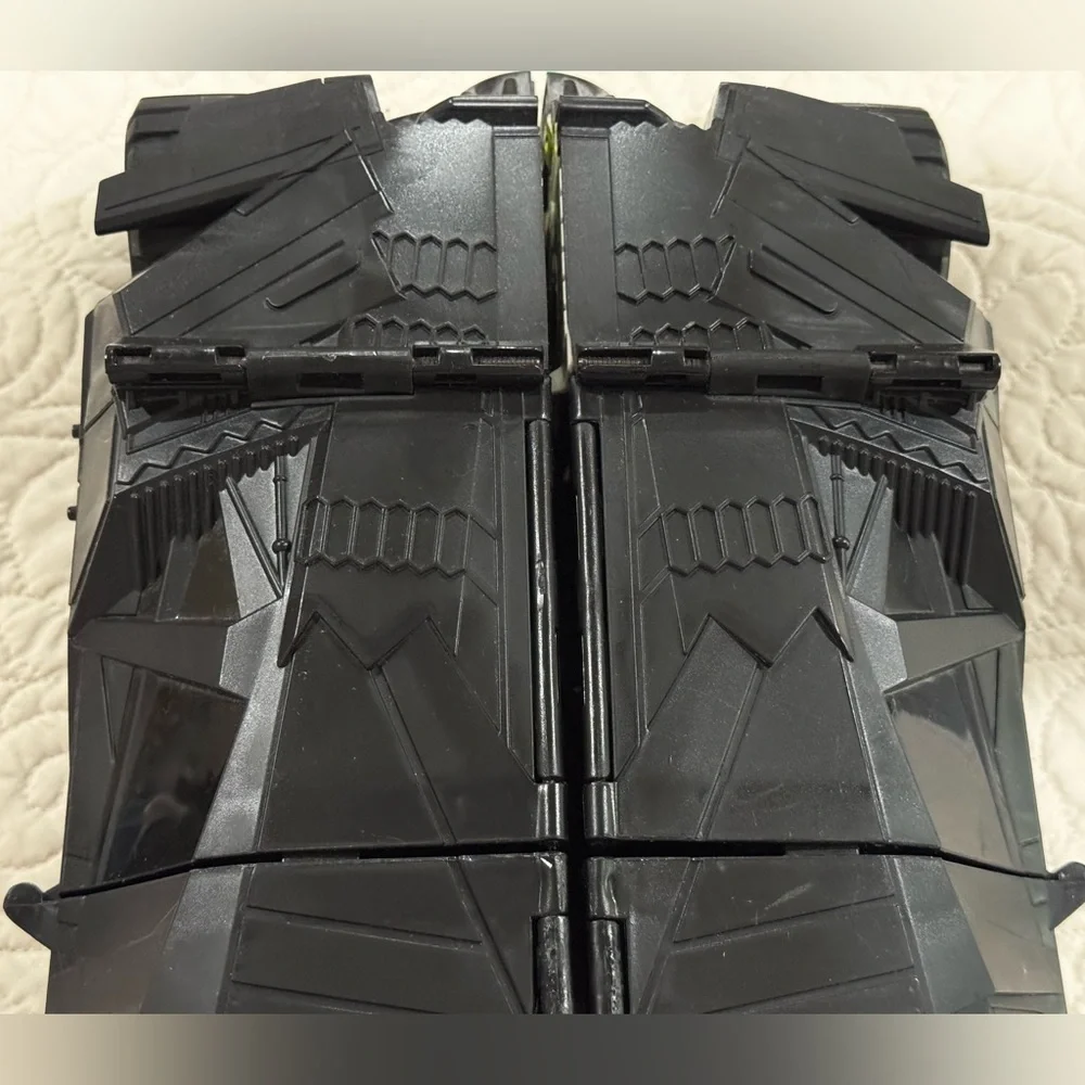 Batman The Dark Knight Battle Stations Batmobile Tumbler Transforming Playset